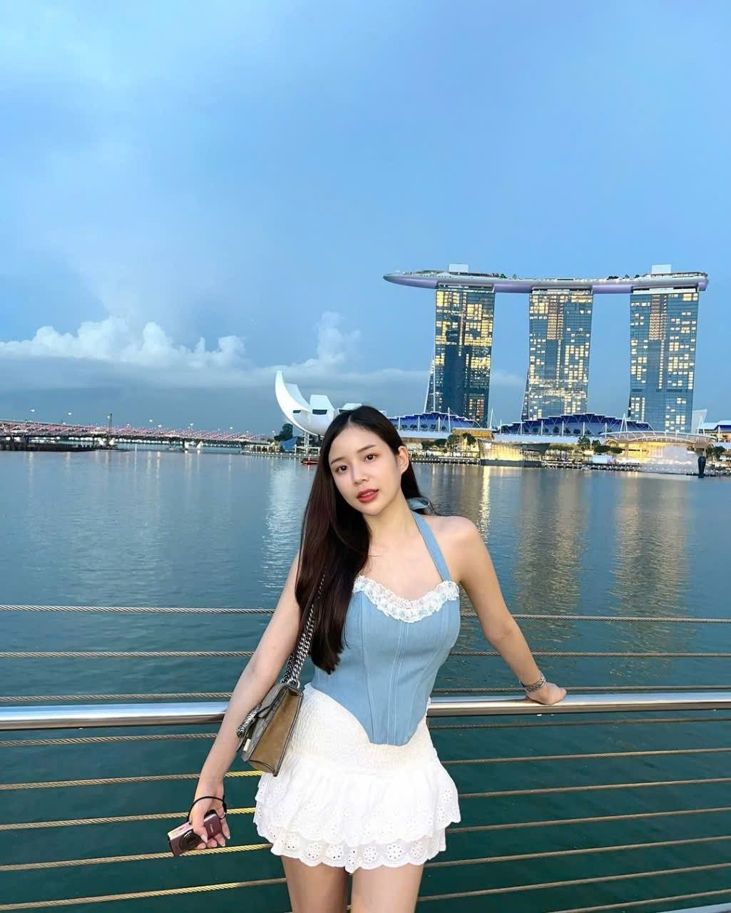 Profile photo of Kallie | 新加坡外围女 – Sweet, Slim & Sultry Chinese Escort in Singapore (45) Profile photo of Kallie | 新加坡外围女 – Sweet, Slim & Sultry Chinese Escort in Singapore, an escort in Centre 中心.